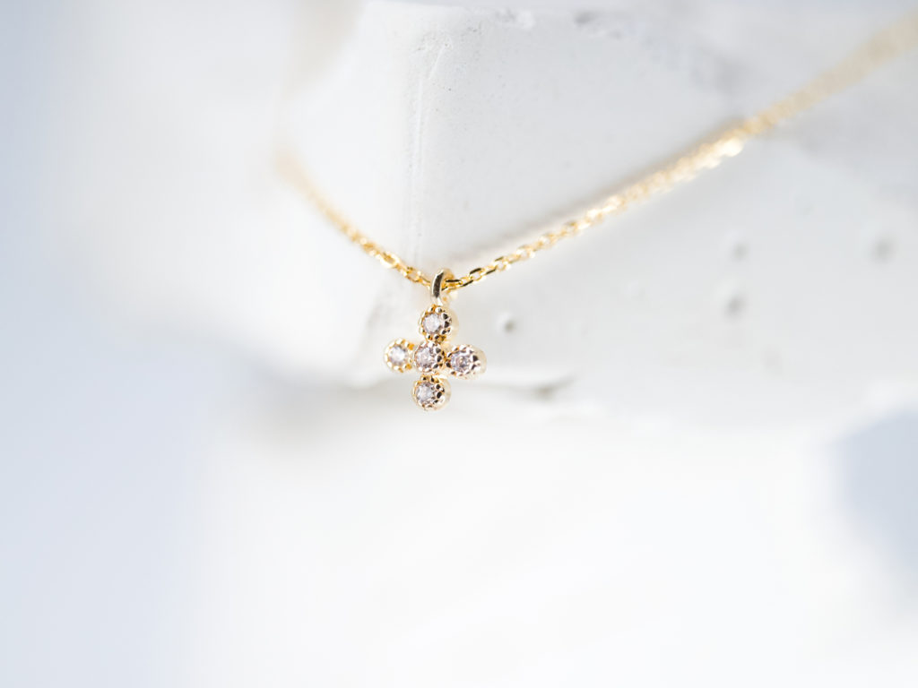 Collier Alpha