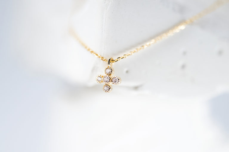 Collier Alpha